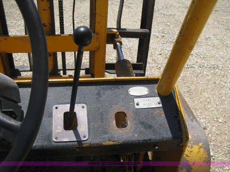 image for item H5292 Hyster rough terrain forklift