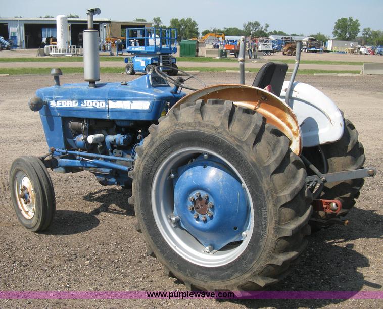 image for item H5320 1973 Ford 3000 tractor