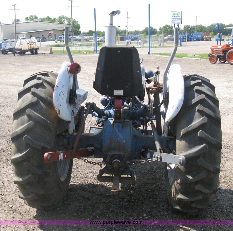 image for item H5320 1973 Ford 3000 tractor