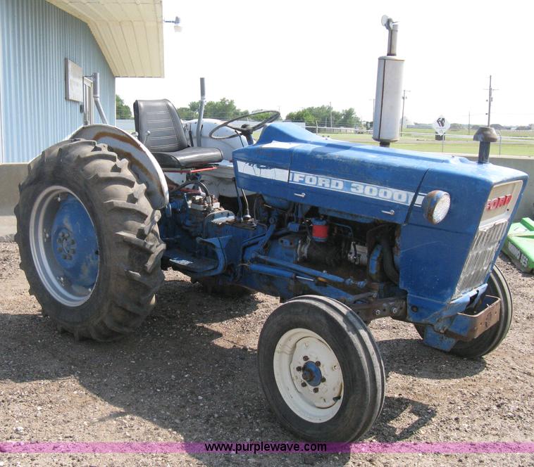 image for item H5320 1973 Ford 3000 tractor