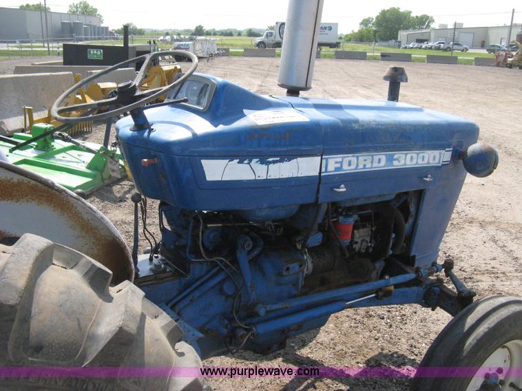 image for item H5320 1973 Ford 3000 tractor