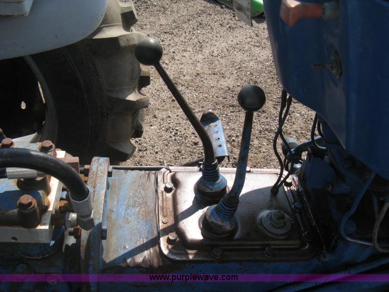 image for item H5320 1973 Ford 3000 tractor