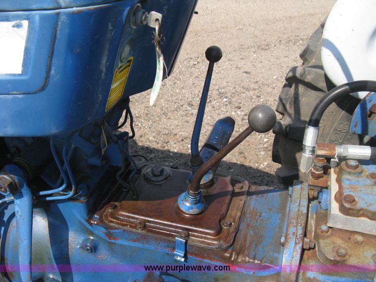 image for item H5320 1973 Ford 3000 tractor