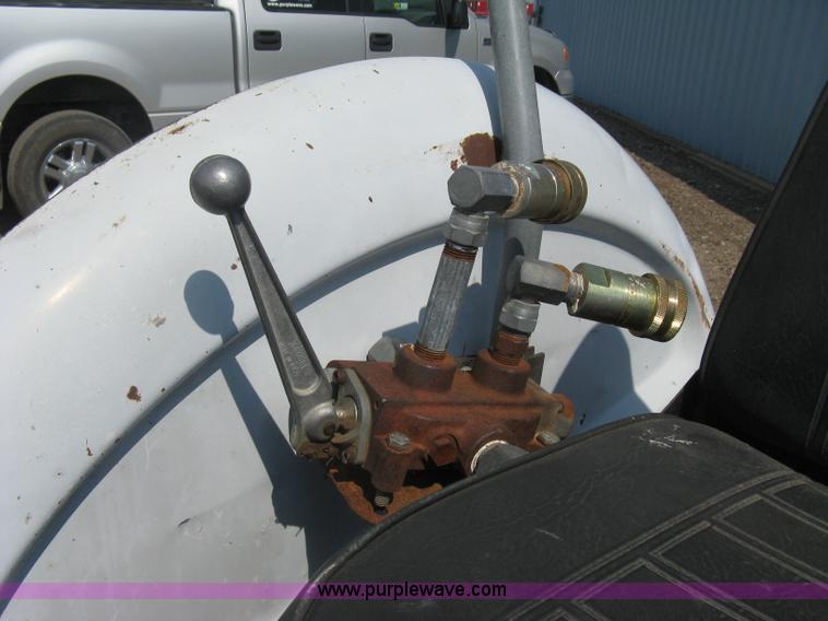 image for item H5320 1973 Ford 3000 tractor