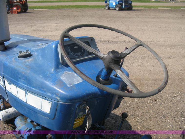 image for item H5320 1973 Ford 3000 tractor