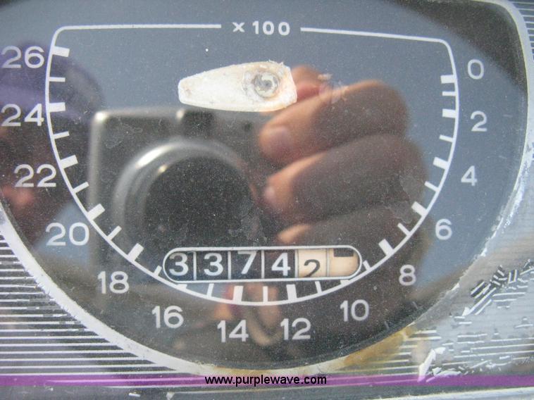 image for item H5320 1973 Ford 3000 tractor