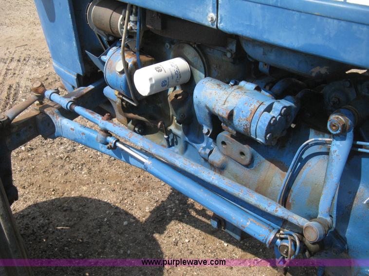 image for item H5320 1973 Ford 3000 tractor