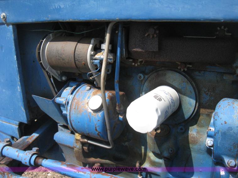 image for item H5320 1973 Ford 3000 tractor