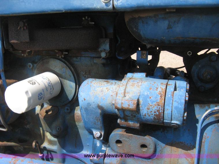 image for item H5320 1973 Ford 3000 tractor