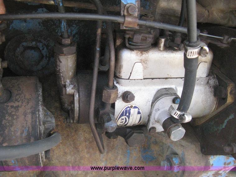 image for item H5320 1973 Ford 3000 tractor