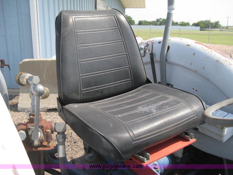 image for item H5320 1973 Ford 3000 tractor