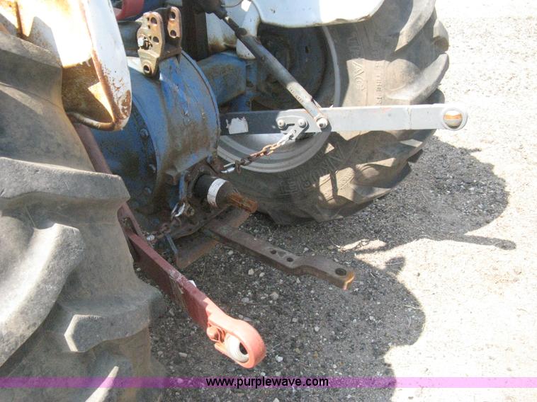 image for item H5320 1973 Ford 3000 tractor