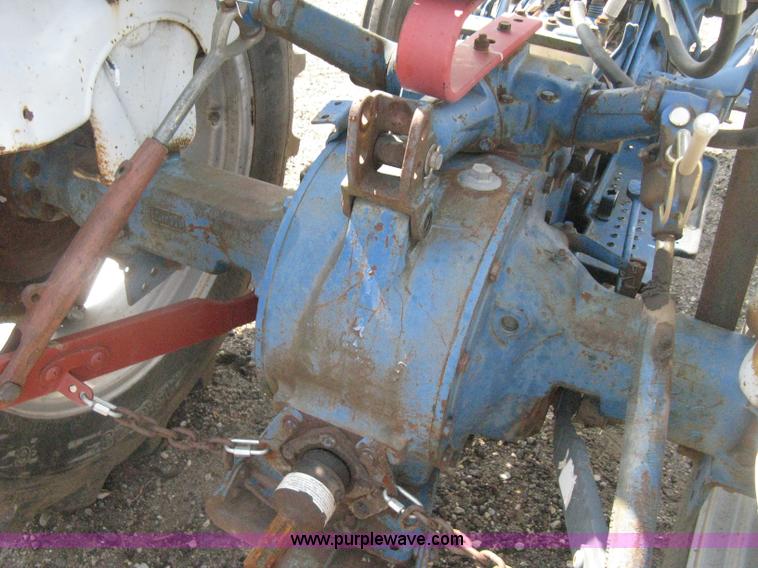 image for item H5320 1973 Ford 3000 tractor