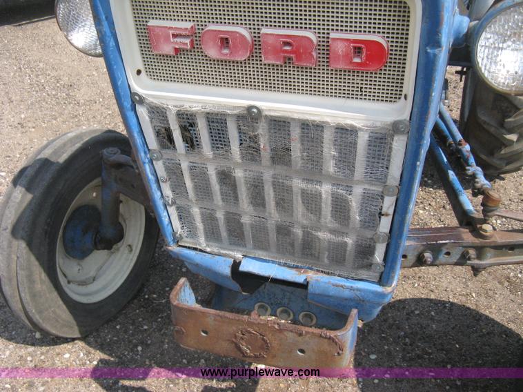 image for item H5320 1973 Ford 3000 tractor