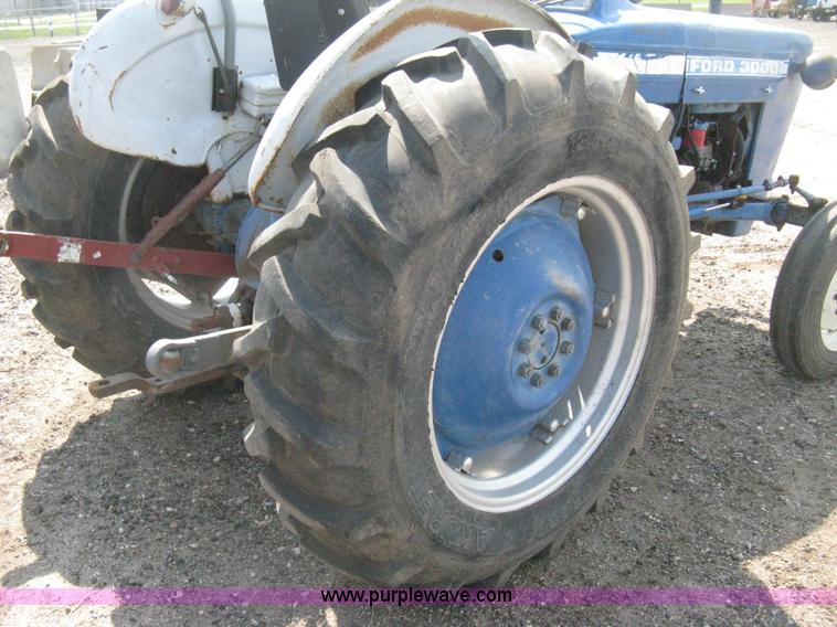 image for item H5320 1973 Ford 3000 tractor
