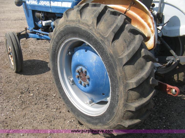 image for item H5320 1973 Ford 3000 tractor