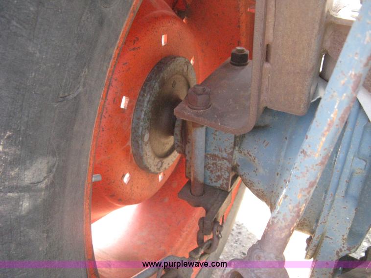 image for item H5321 1989 Kubota 2050 tractor