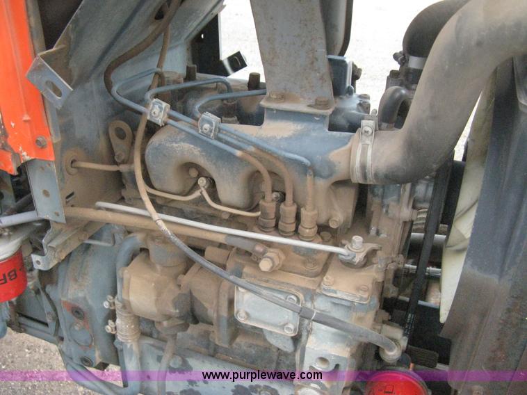 image for item H5321 1989 Kubota 2050 tractor