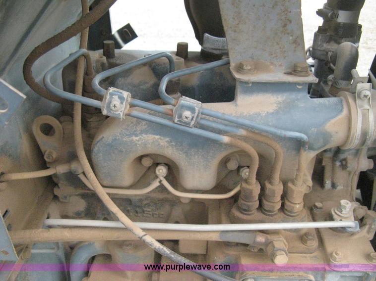 image for item H5321 1989 Kubota 2050 tractor