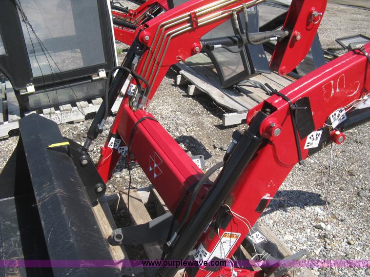 image for item H5421 Compact tractor front end loader