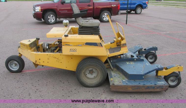 image for item I6214 Excel Hustler 24696 zero turn lawn mower