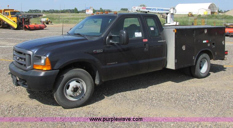 image for item I6216 2000 Ford F350 Super Duty XL SuperCab service truck with crane