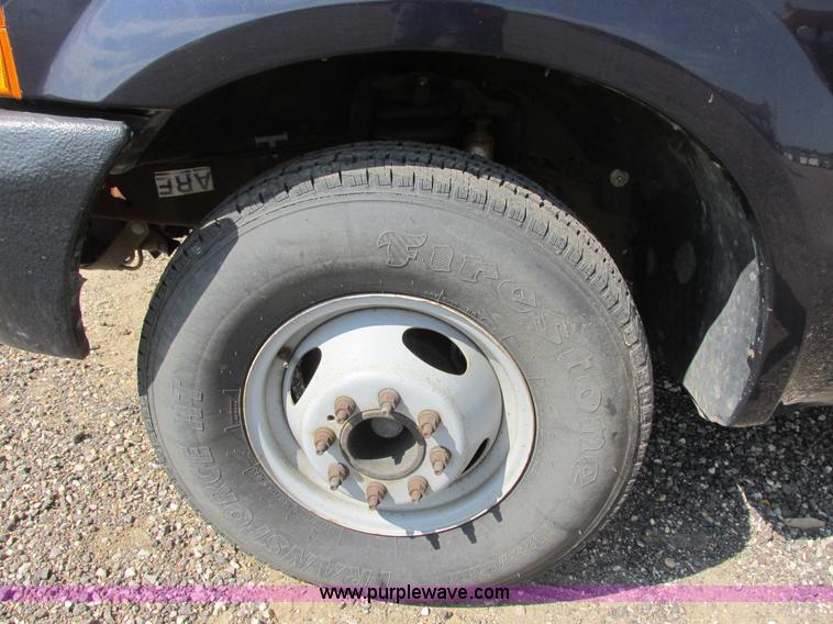 image for item I6216 2000 Ford F350 Super Duty XL SuperCab service truck with crane