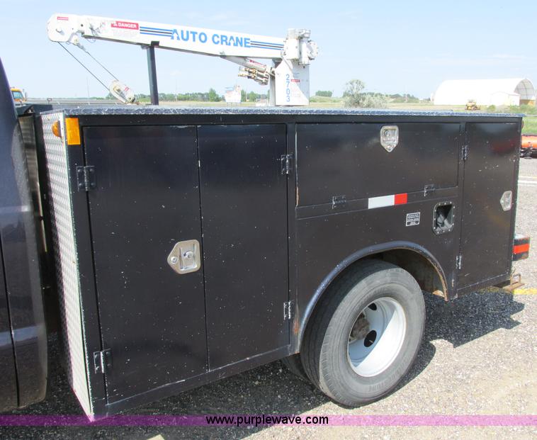 image for item I6216 2000 Ford F350 Super Duty XL SuperCab service truck with crane