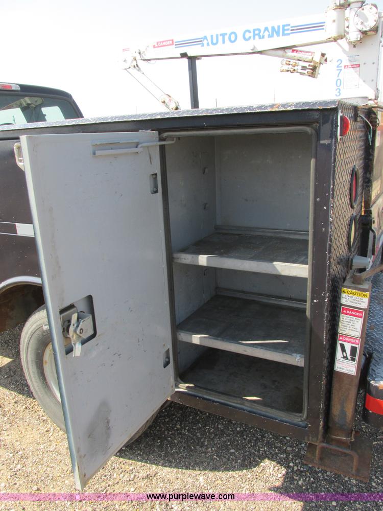 image for item I6216 2000 Ford F350 Super Duty XL SuperCab service truck with crane