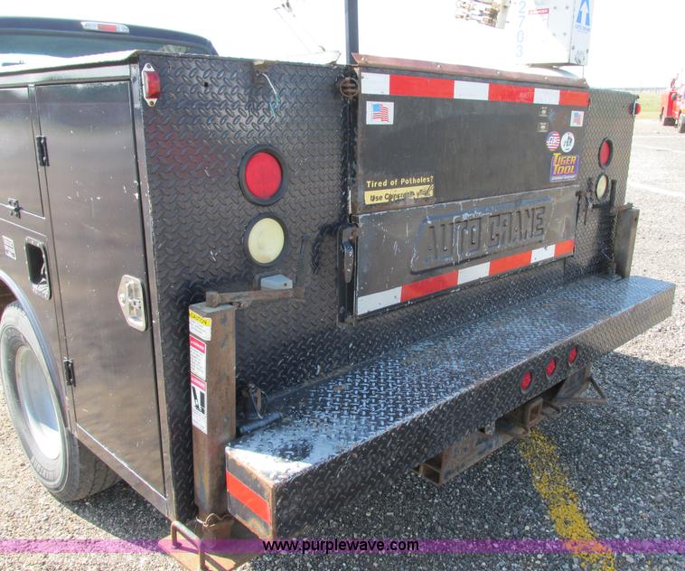 image for item I6216 2000 Ford F350 Super Duty XL SuperCab service truck with crane