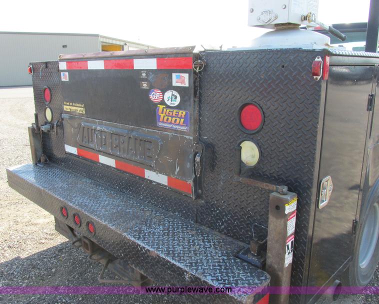 image for item I6216 2000 Ford F350 Super Duty XL SuperCab service truck with crane