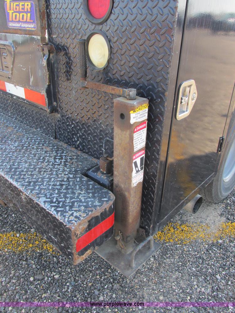 image for item I6216 2000 Ford F350 Super Duty XL SuperCab service truck with crane