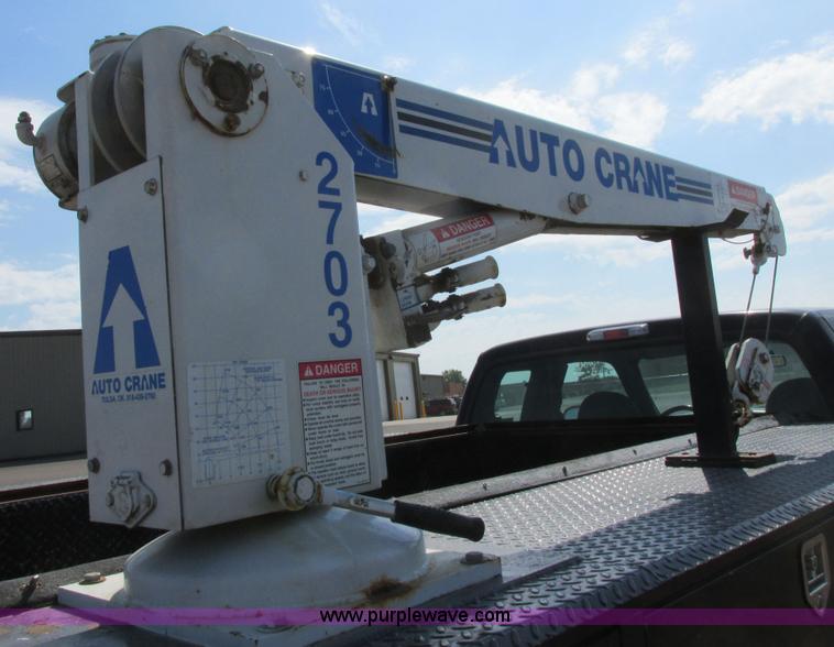 image for item I6216 2000 Ford F350 Super Duty XL SuperCab service truck with crane