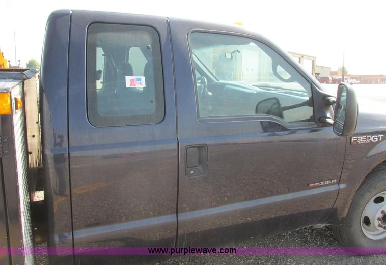 image for item I6216 2000 Ford F350 Super Duty XL SuperCab service truck with crane