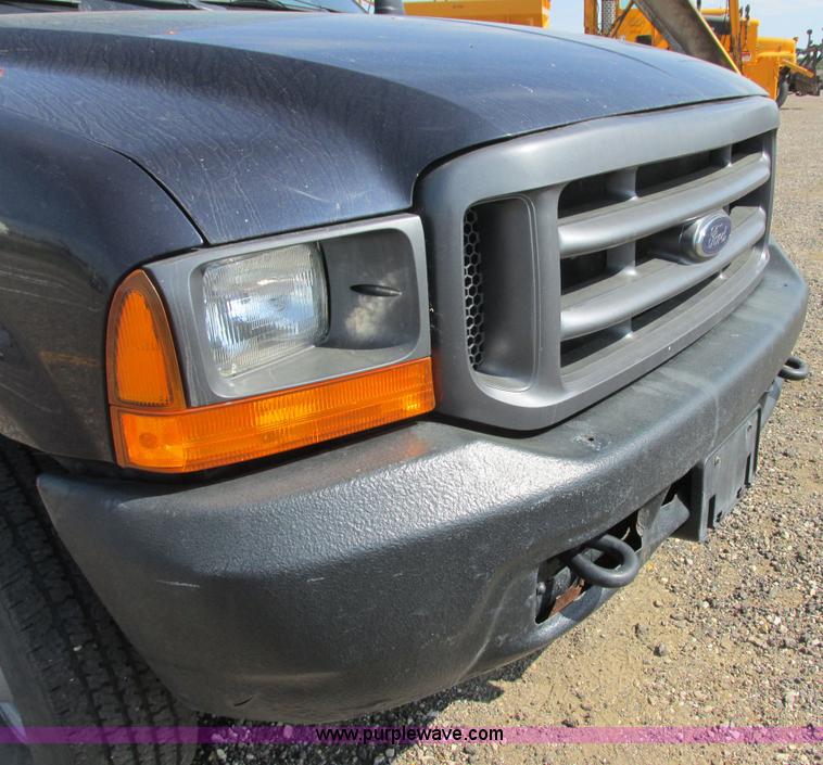 image for item I6216 2000 Ford F350 Super Duty XL SuperCab service truck with crane