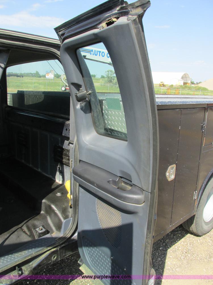 image for item I6216 2000 Ford F350 Super Duty XL SuperCab service truck with crane