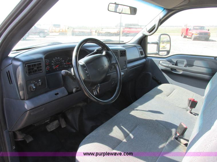 image for item I6216 2000 Ford F350 Super Duty XL SuperCab service truck with crane