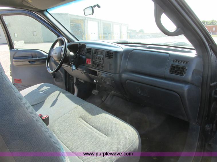 image for item I6216 2000 Ford F350 Super Duty XL SuperCab service truck with crane