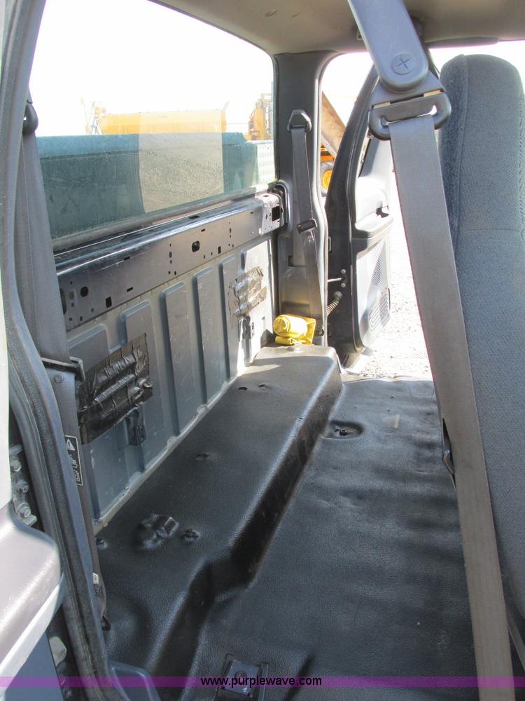 image for item I6216 2000 Ford F350 Super Duty XL SuperCab service truck with crane