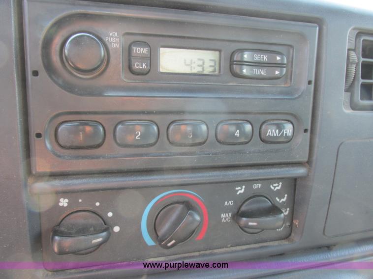 image for item I6216 2000 Ford F350 Super Duty XL SuperCab service truck with crane