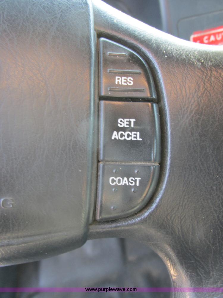 image for item I6216 2000 Ford F350 Super Duty XL SuperCab service truck with crane