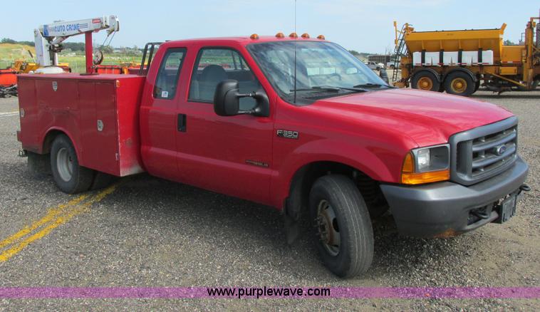 image for item I6217 2000 Ford F350 Super Duty XL SuperCab service truck with crane