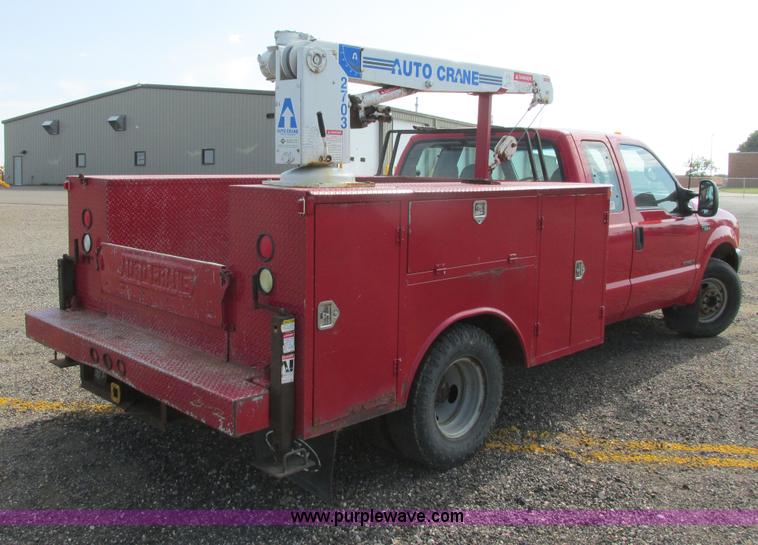 image for item I6217 2000 Ford F350 Super Duty XL SuperCab service truck with crane