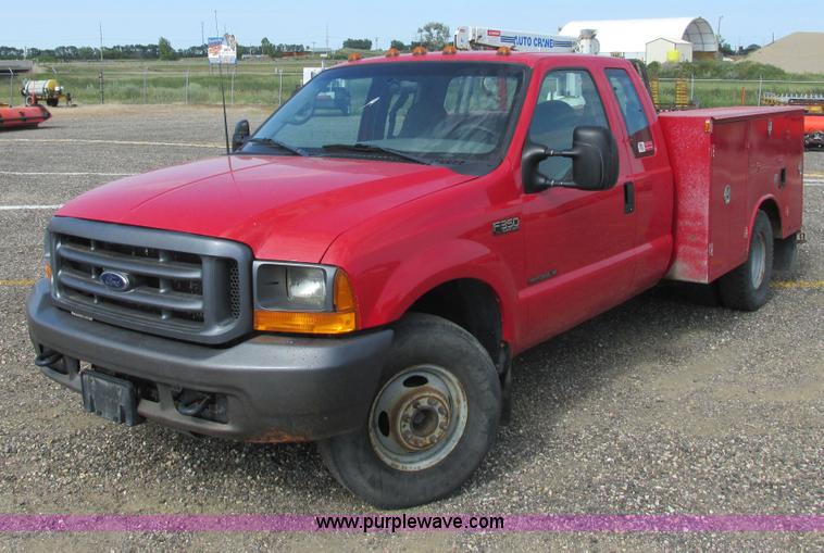 image for item I6217 2000 Ford F350 Super Duty XL SuperCab service truck with crane