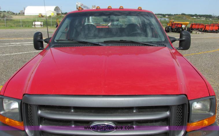 image for item I6217 2000 Ford F350 Super Duty XL SuperCab service truck with crane