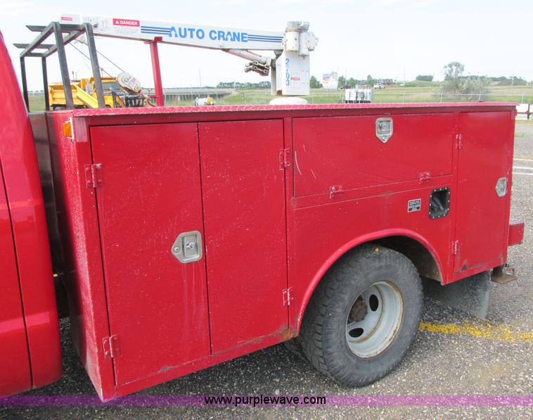image for item I6217 2000 Ford F350 Super Duty XL SuperCab service truck with crane