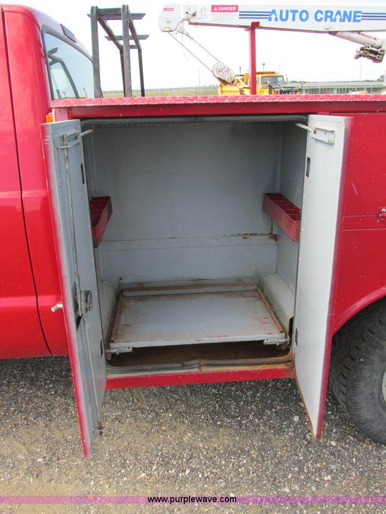 image for item I6217 2000 Ford F350 Super Duty XL SuperCab service truck with crane