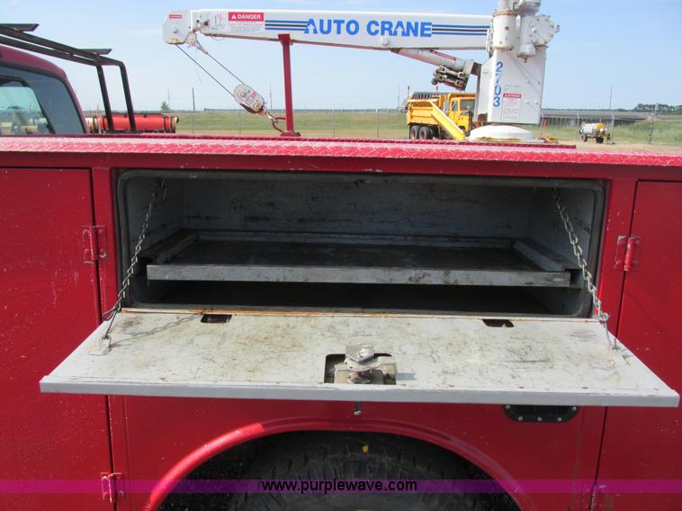 image for item I6217 2000 Ford F350 Super Duty XL SuperCab service truck with crane