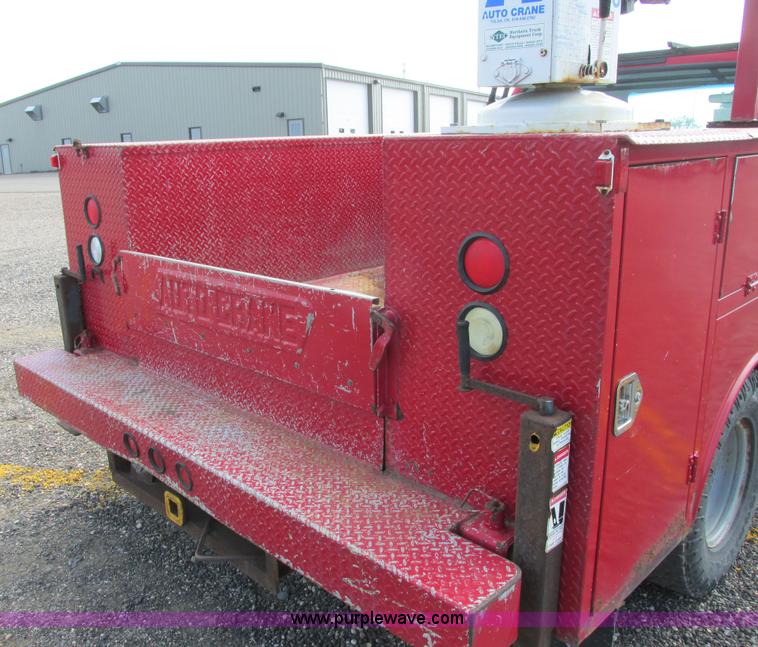 image for item I6217 2000 Ford F350 Super Duty XL SuperCab service truck with crane