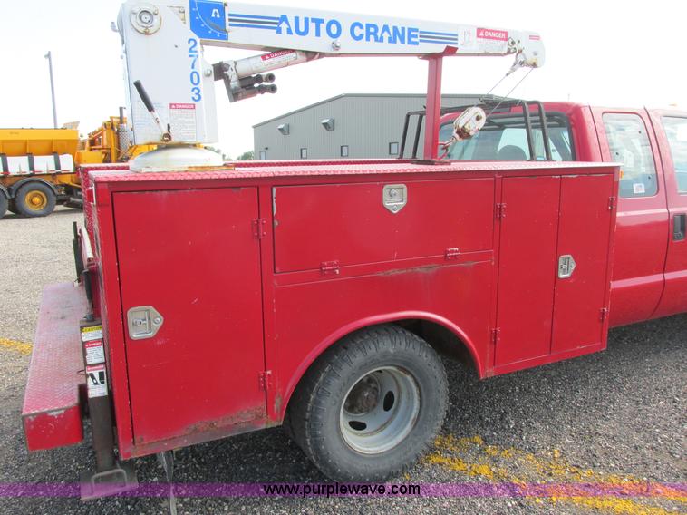 image for item I6217 2000 Ford F350 Super Duty XL SuperCab service truck with crane